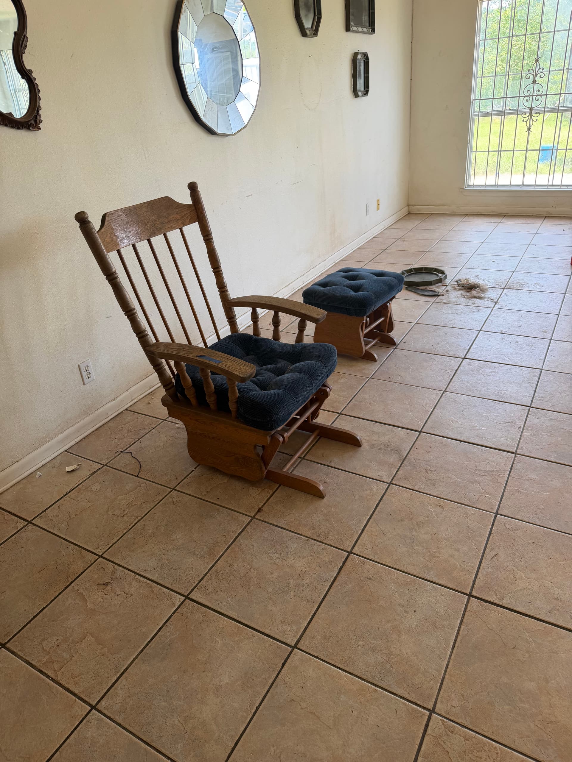 Gallery photos for Full House and Garage Clean Out Completed in Taylorsville, MS: Image #1