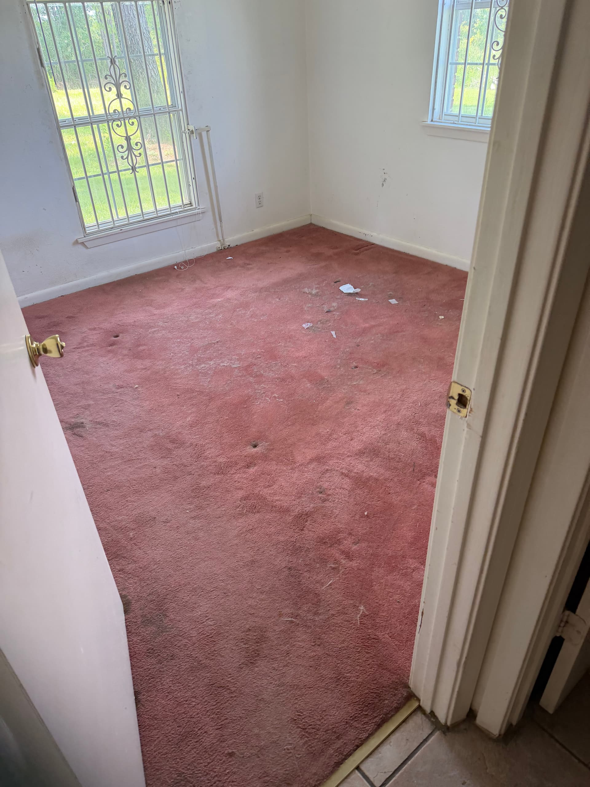 Gallery photos for Full House and Garage Clean Out Completed in Taylorsville, MS: Image #4