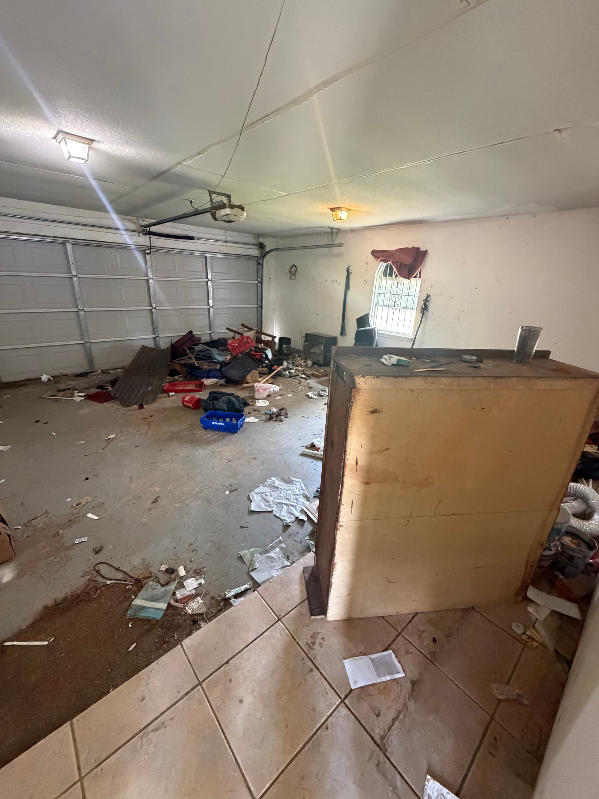 Gallery photos for Full House and Garage Clean Out Completed in Taylorsville, MS: Image #5