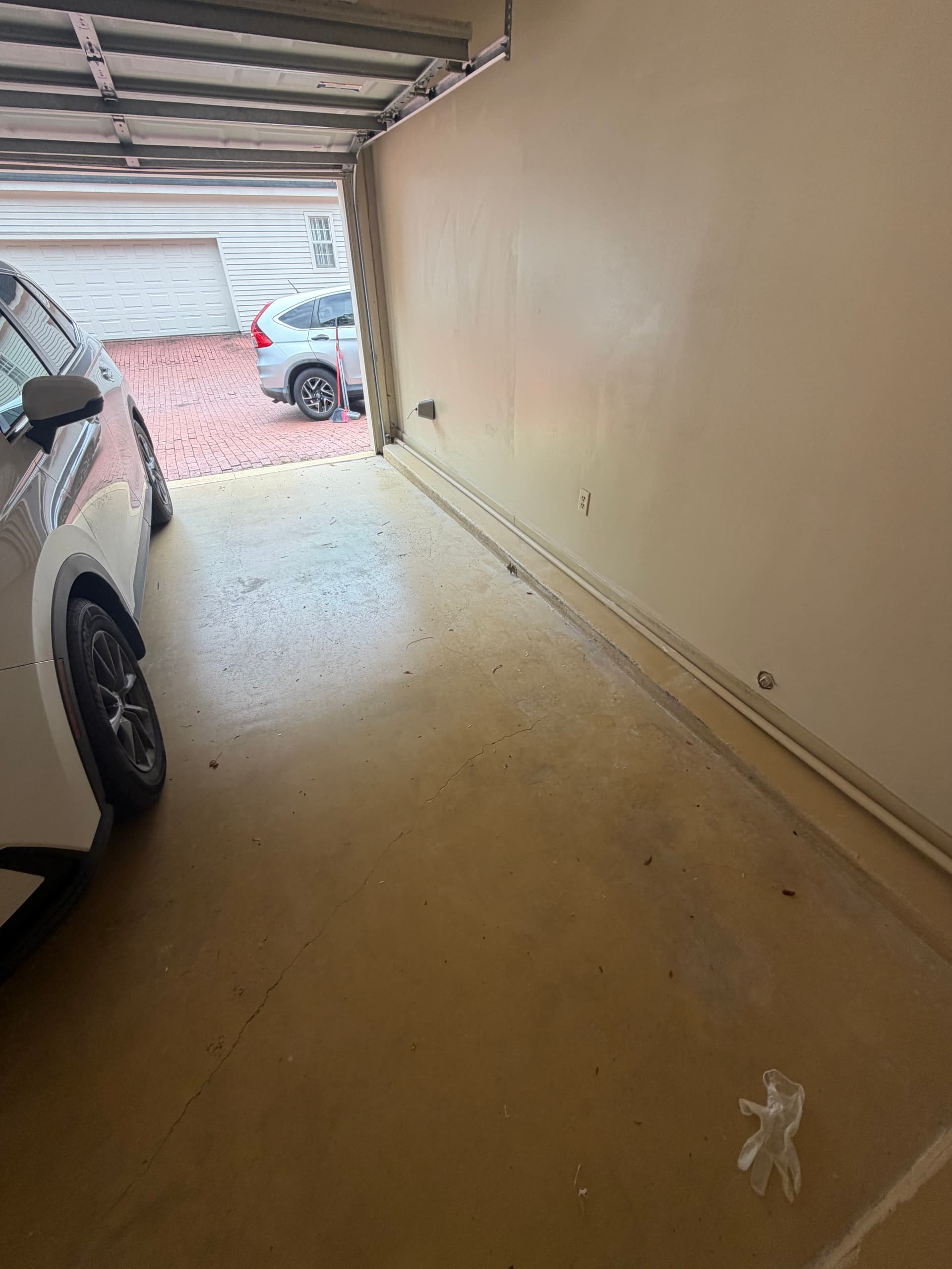 Gallery photos for Full House and Garage Clean Out Completed in Jackson MS: Image #8