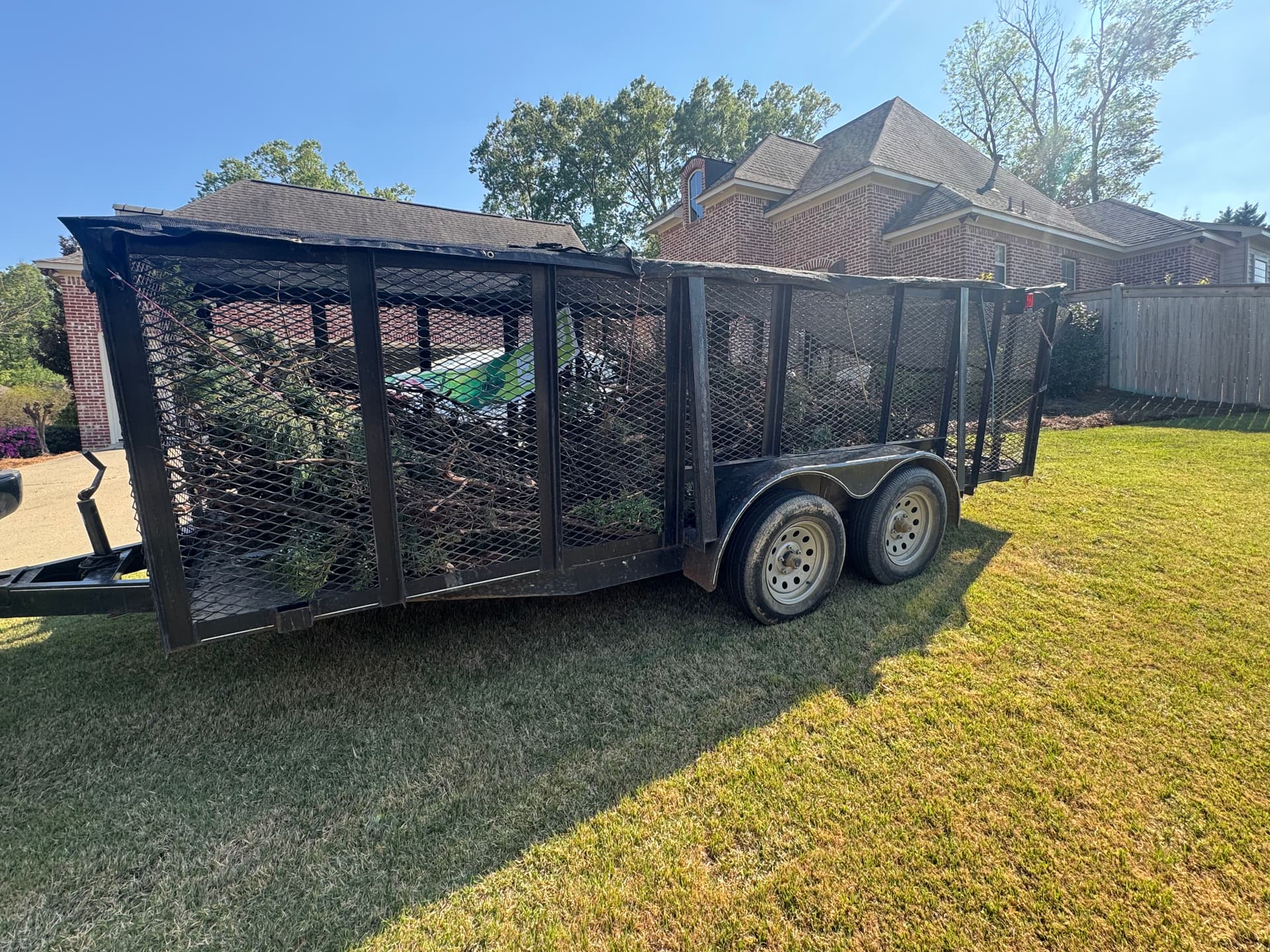 Gallery photos for Efficient Yard Debris Clean Up: Image #2