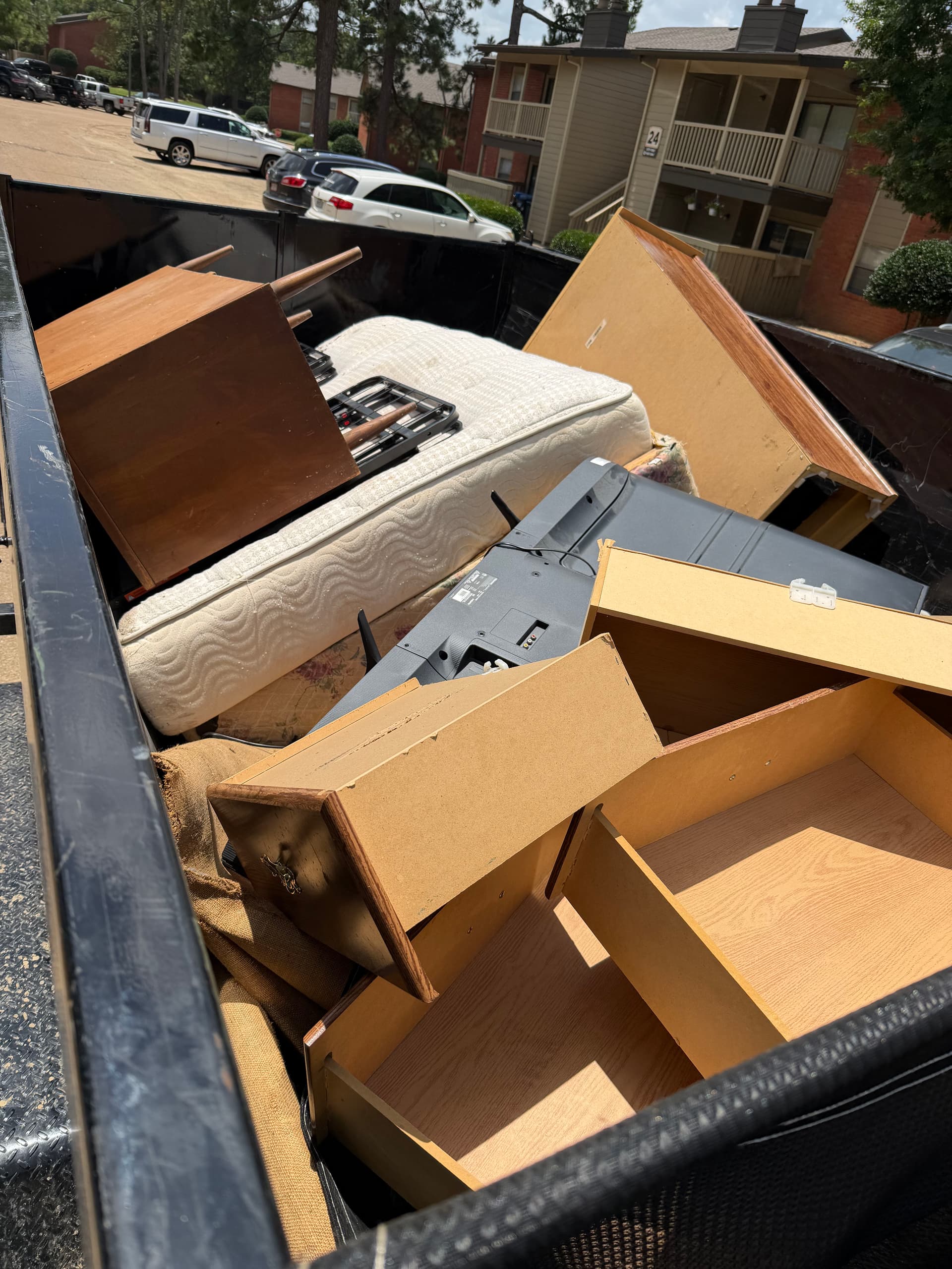 Gallery photos for Furniture, Mattress, and TV Hauled Away in Ridgeland MS: Image #2