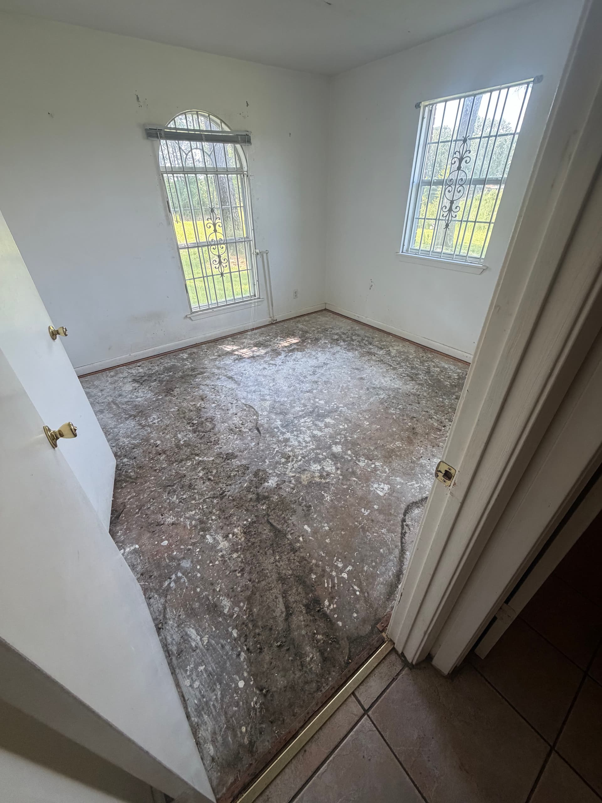 Gallery photos for Full House and Garage Clean Out Completed in Taylorsville, MS: Image #8
