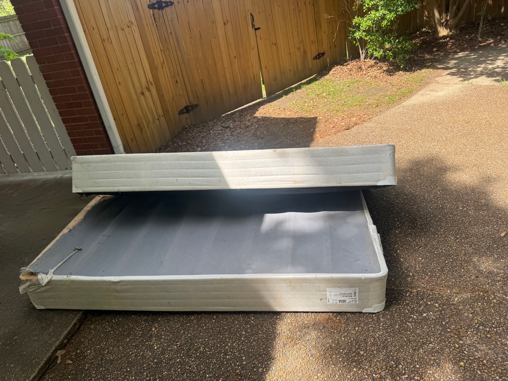 Gallery photos for Old Mattress and Box Spring Removal in Ridgeland MS: Image #1