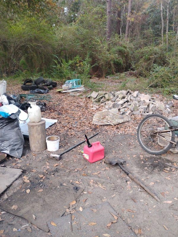 Gallery photos for Comprehensive Debris Removal and Yard Cleanup: Image #1