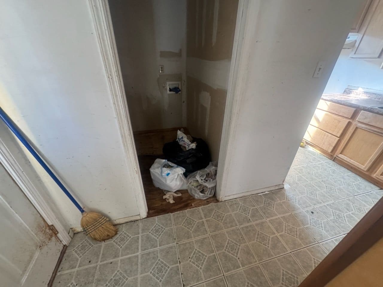 Gallery photos for Efficient House Cleanout in Jackson MS: Image #1