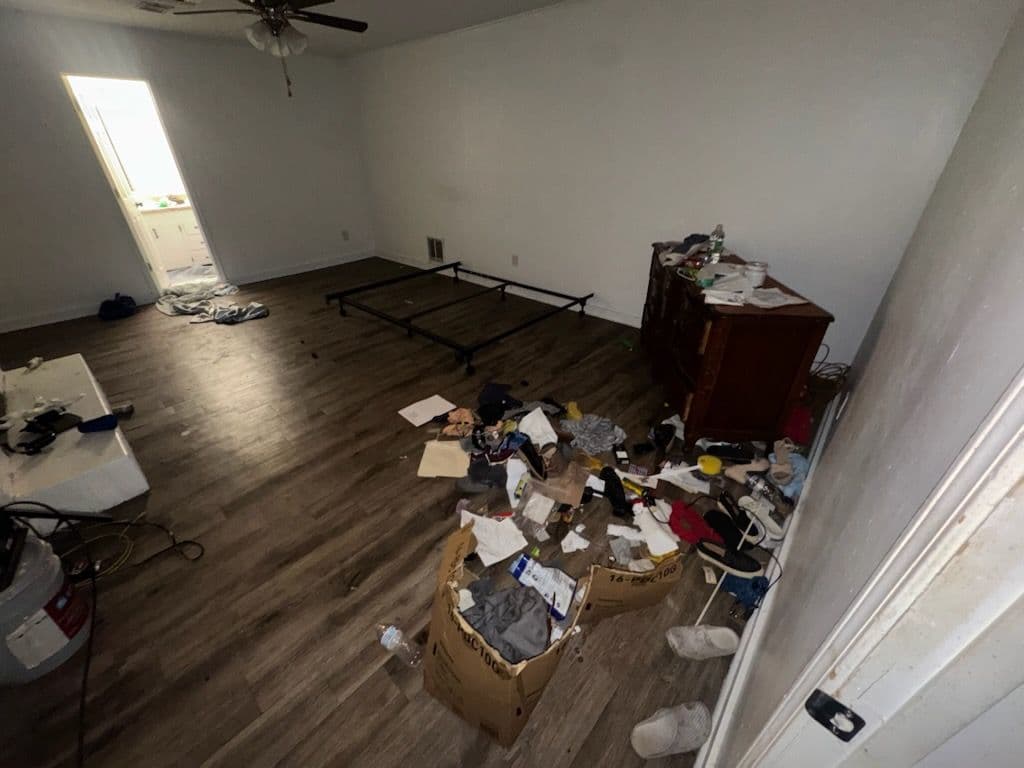 Gallery photos for Efficient House Cleanout in Jackson MS: Image #1